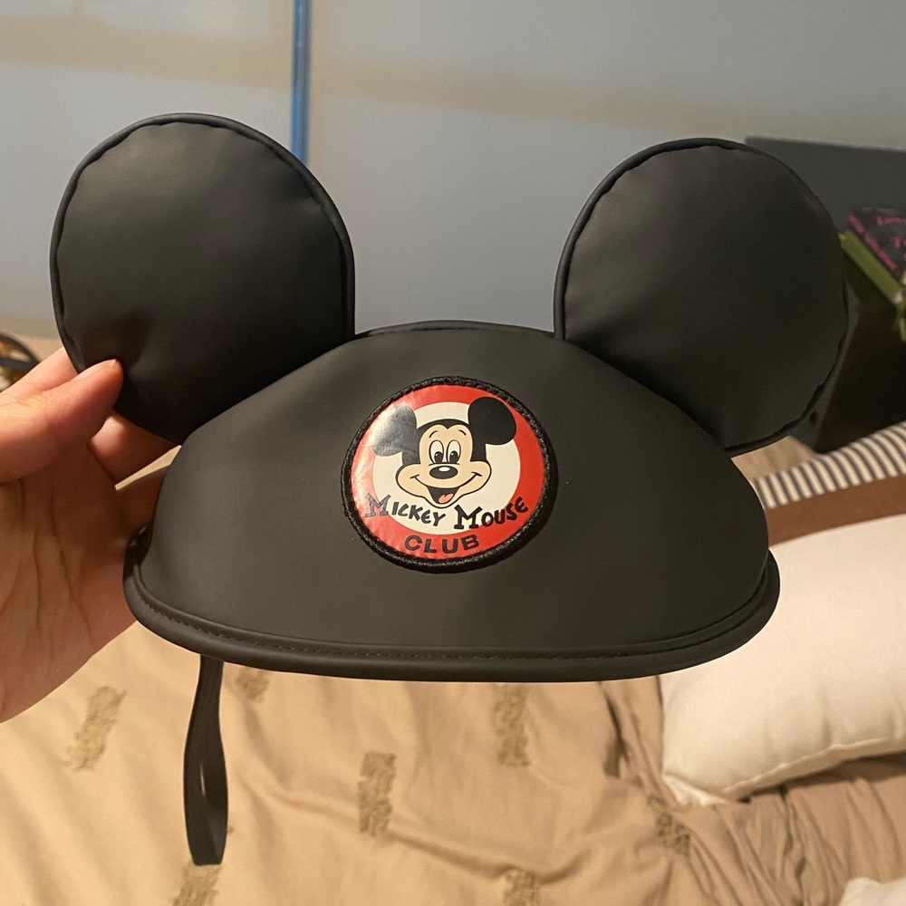 DISNEY PARKS Mickey hat wristlet